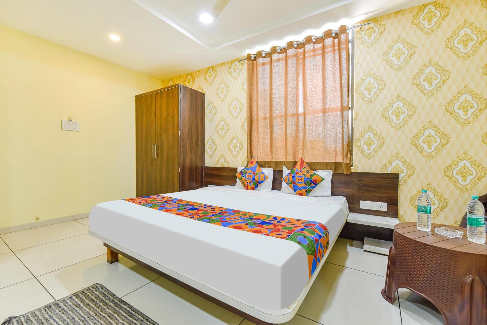 Hotel Fabexpress A2 And Restro à Indore Extérieur photo