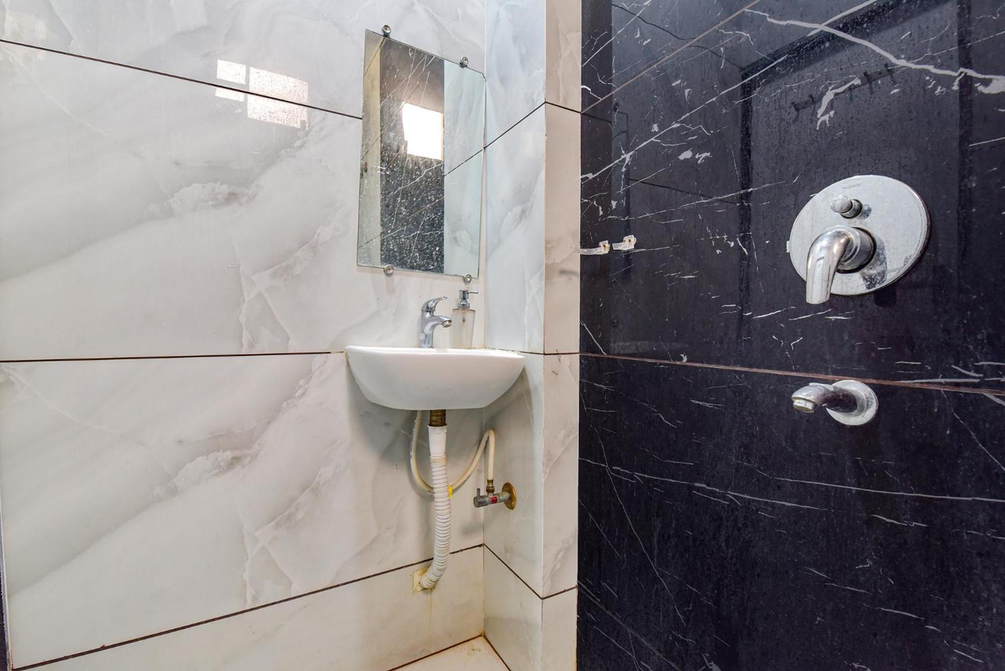 Hotel Fabexpress A2 And Restro à Indore Extérieur photo