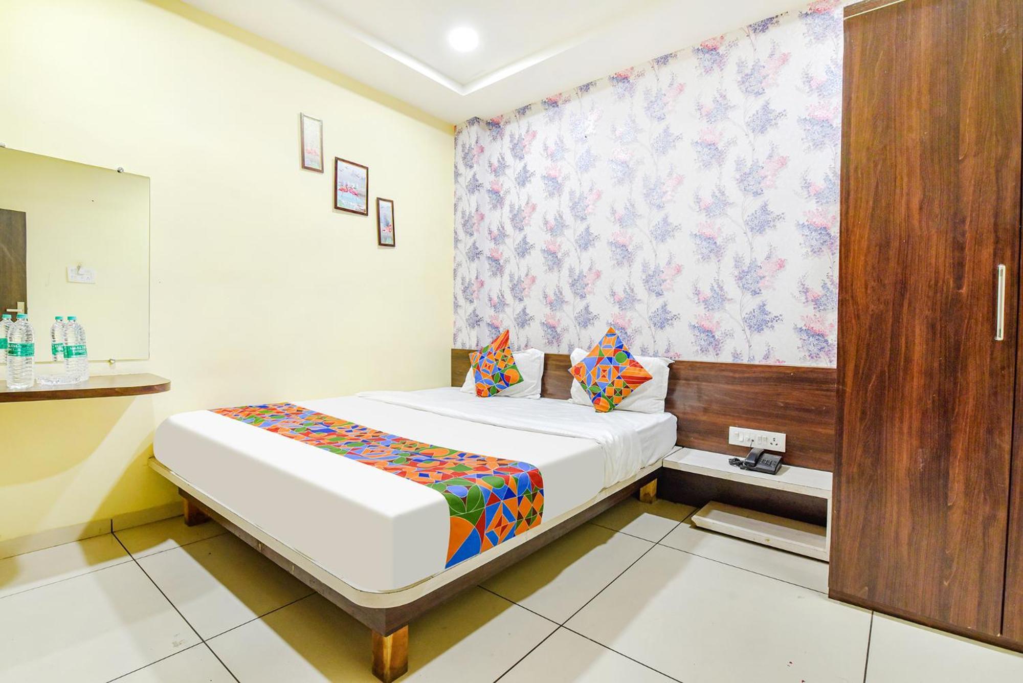 Hotel Fabexpress A2 And Restro à Indore Extérieur photo