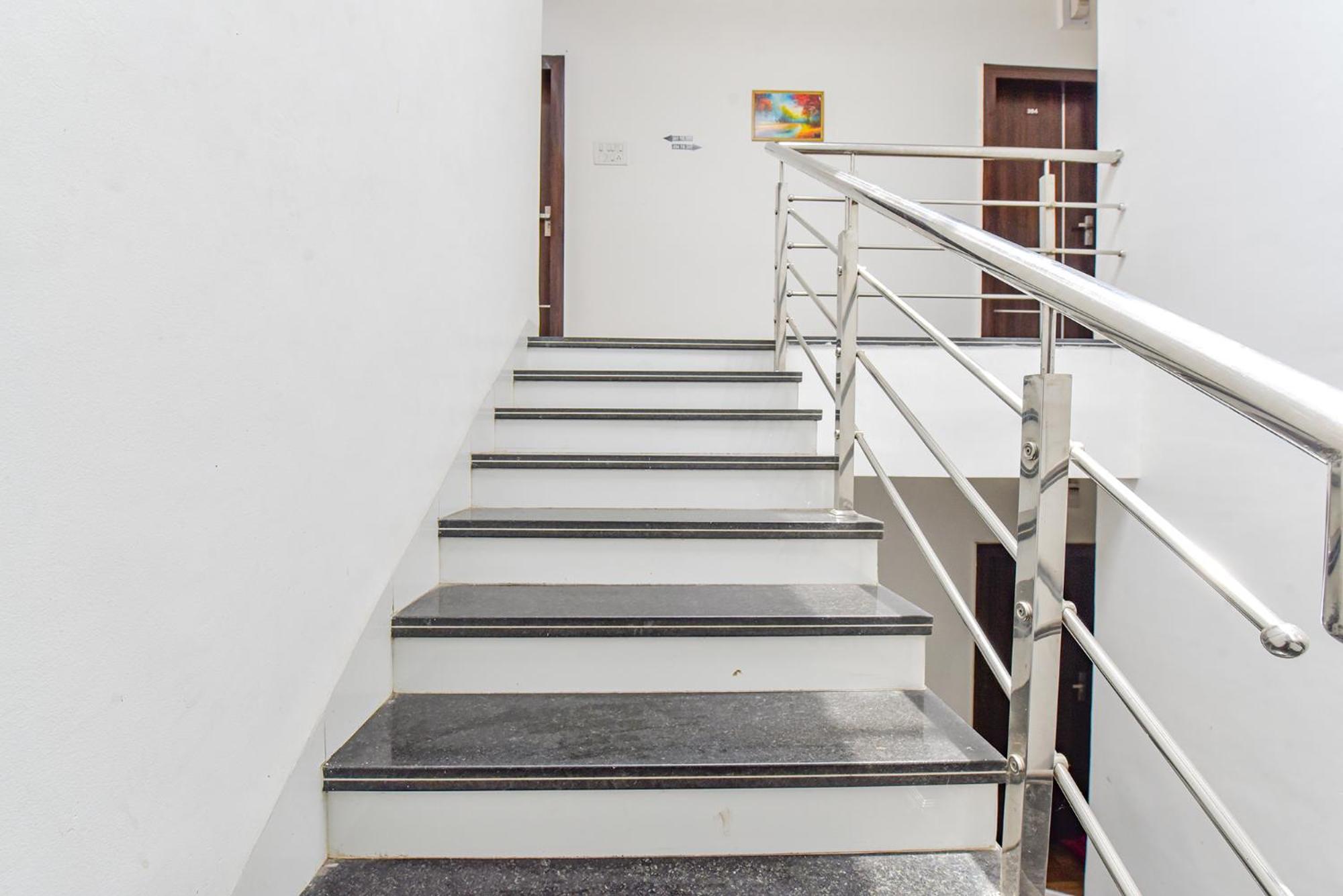 Hotel Fabexpress A2 And Restro à Indore Extérieur photo