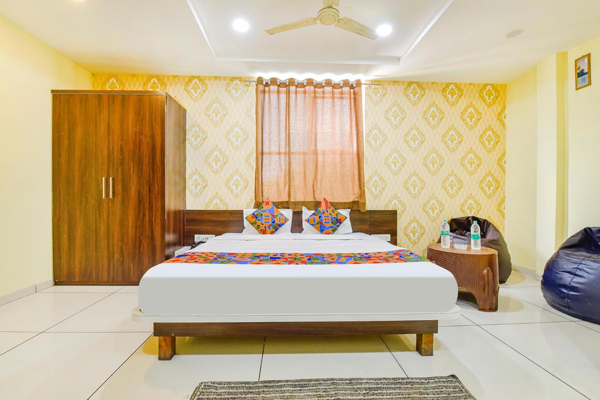 Hotel Fabexpress A2 And Restro à Indore Extérieur photo